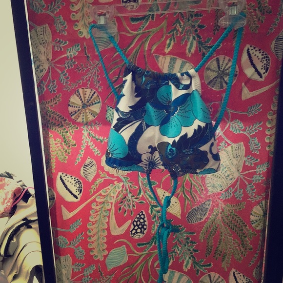 Cross back halter top - Picture 1 of 2